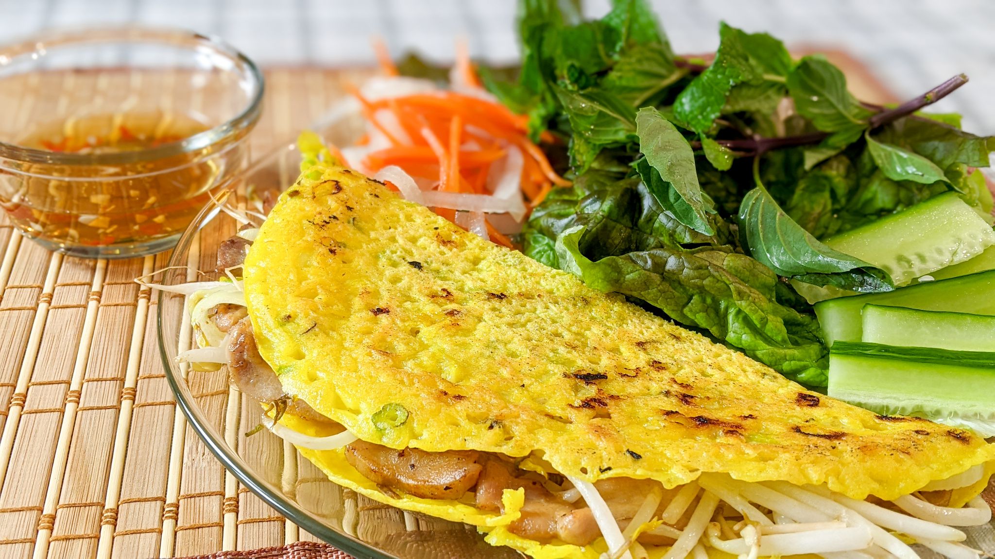 Banh xeo (crêpes croustillantes au curcuma) Hop dans le Wok